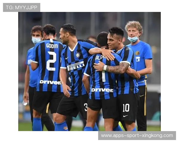 国际米兰4-0登顶意甲，劳塔罗连线恰尔汗奥卢火力全开