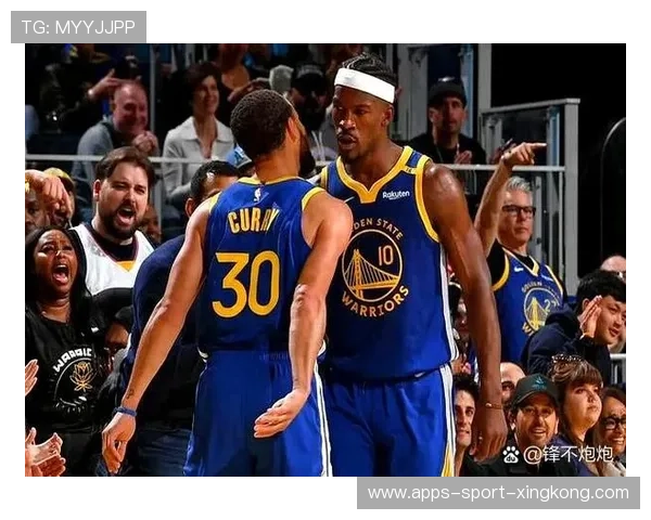 库里无球绕掩护，金州勇士空间瞬间放大